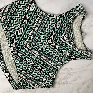 Crop top geometric shapes